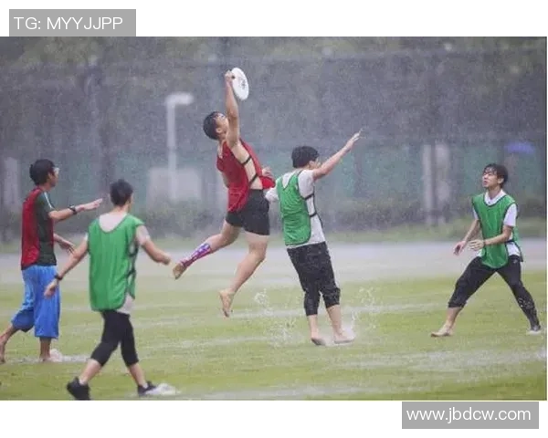 重庆飞盘队的快速转换战术解析与实战应用探讨 重庆飞盘队的快速转换战术解析与实战应用探讨