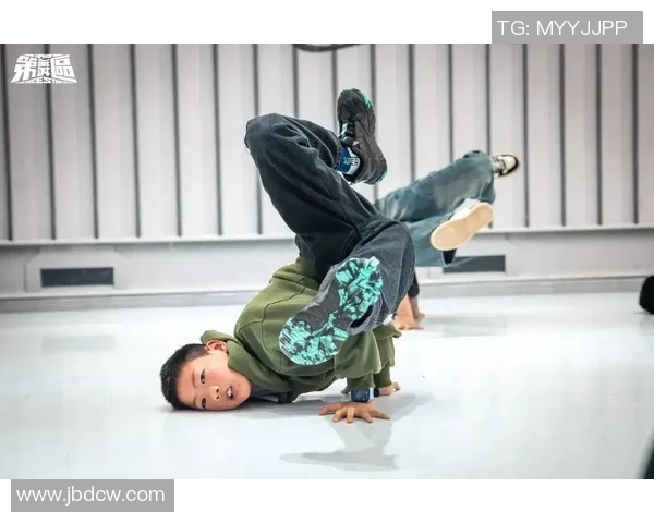 重庆街舞队的区域防守策略与技巧深度解析 重庆街舞队的区域防守策略与技巧深度解析